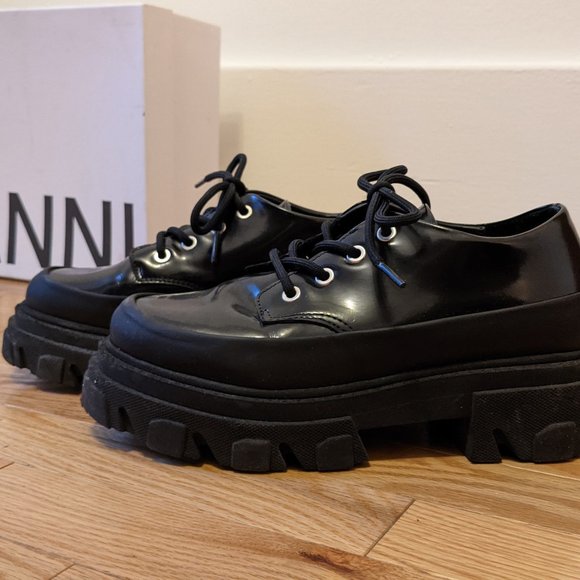Fall Winter 2019 Ganni leather lace ups - Picture 3 of 4